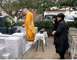 戒名彫刻・納骨式